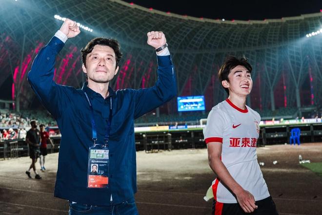 中超积分榜排名2025_25年中超积分排名最新_申花上海海港大连英博
